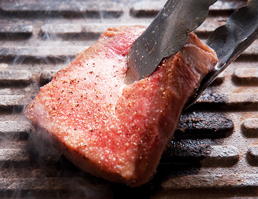 牛1頭買いで仕入れた新鮮で上質な牛肉をご提供